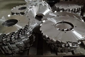 熱噴涂廠家?guī)懔私鉄釃娡砍R姷男迯?fù)類型有哪些?